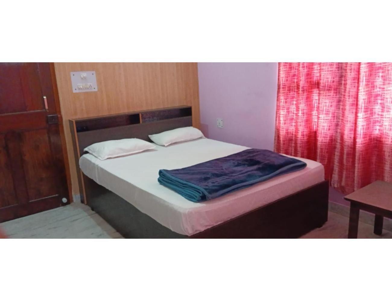 Hotel Sangam, Varanasi Exteriör bild