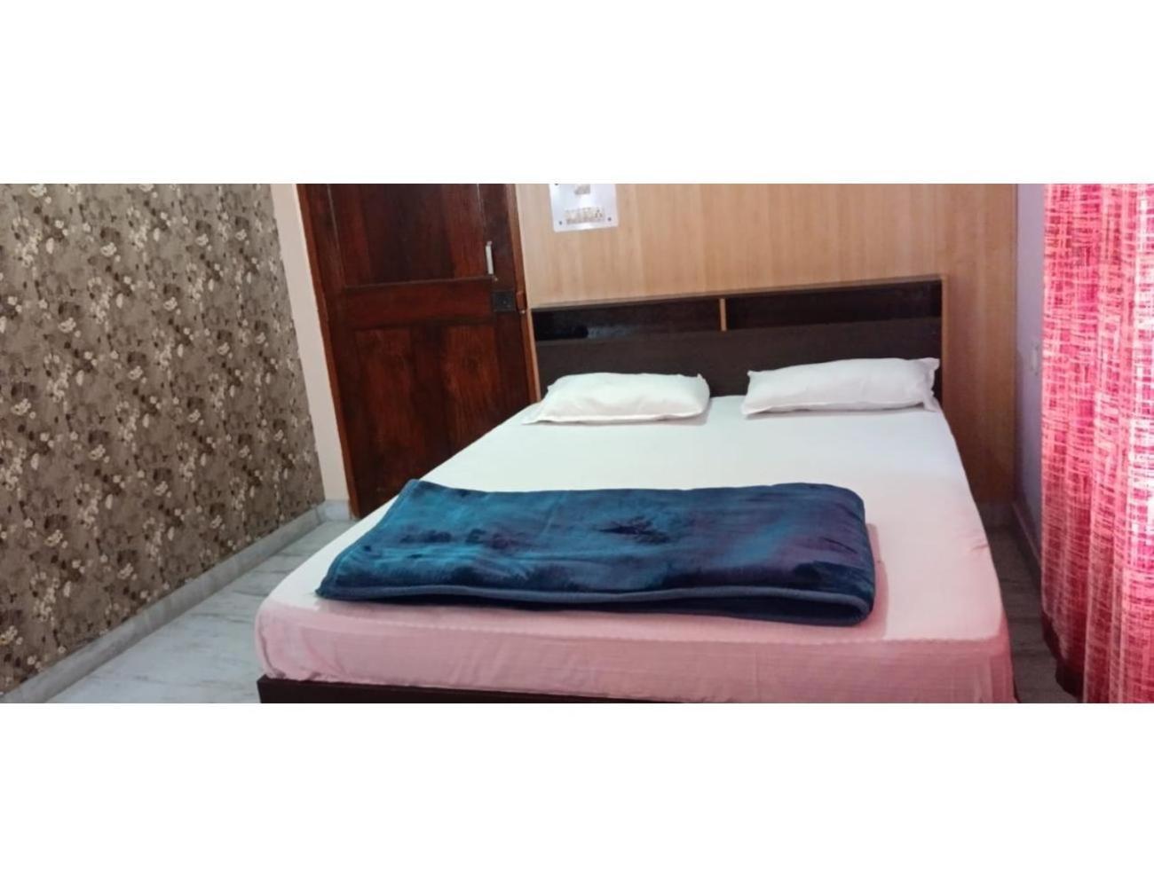 Hotel Sangam, Varanasi Exteriör bild