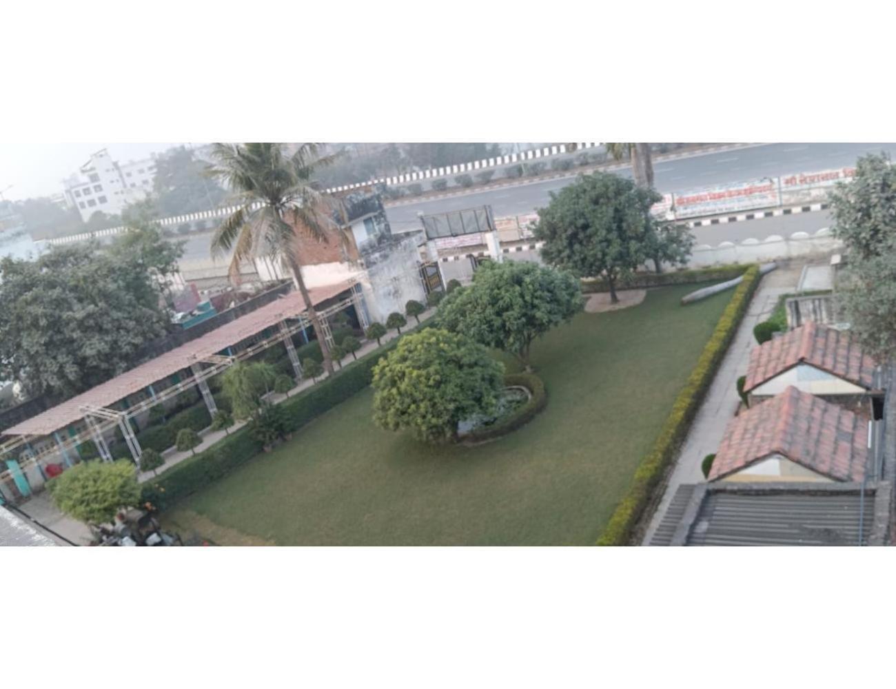 Hotel Sangam, Varanasi Exteriör bild